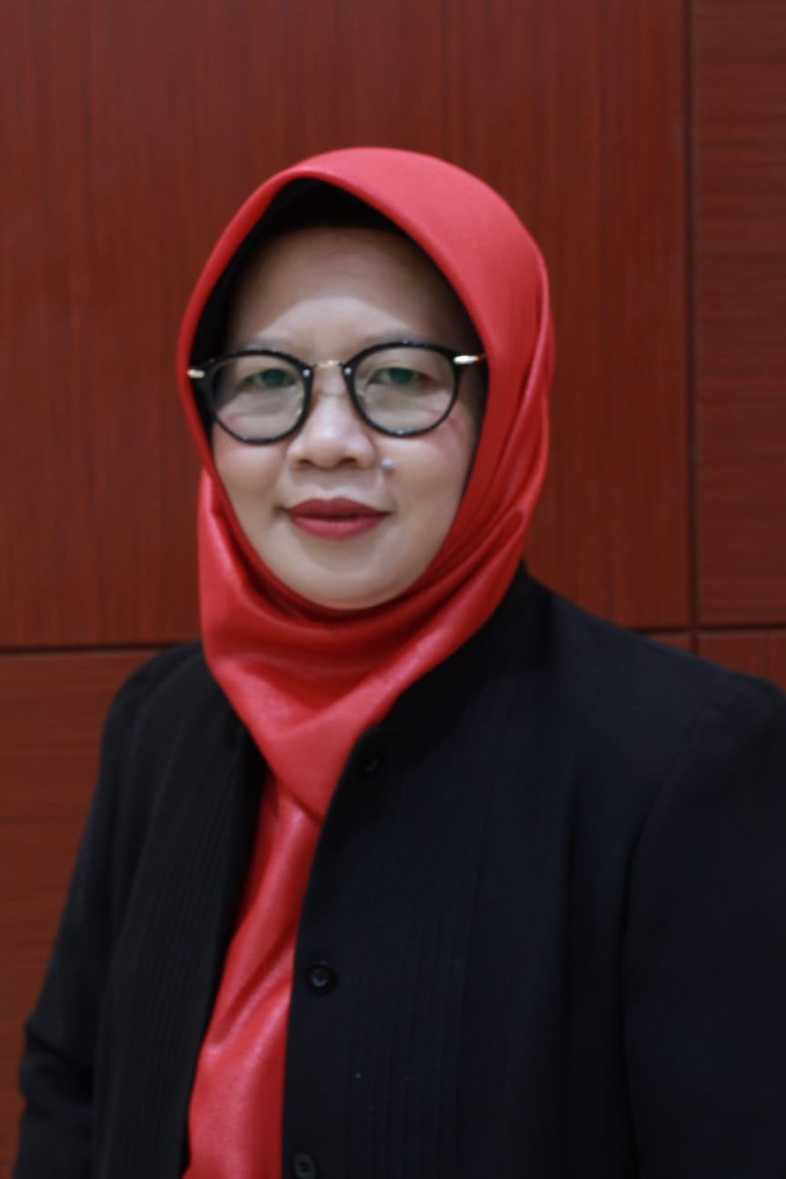Dr. Ade Heri Mulyati, M.Si.S.Si.